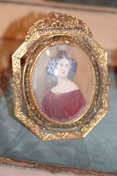null Josef Karl STIELER (1781-1858) Portrait de femme à la robe rouge. Miniature...