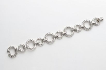 null Bracelet en platine 900‰, composé d'éléments ronds sertis de diamants de taille...