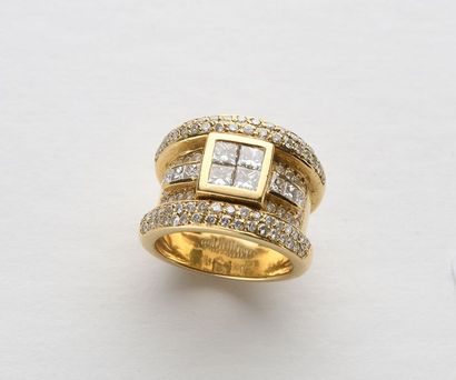 null Bague jonc en or jaune 18K 750‰, sertie d'un pavage de diamants brillantés,...