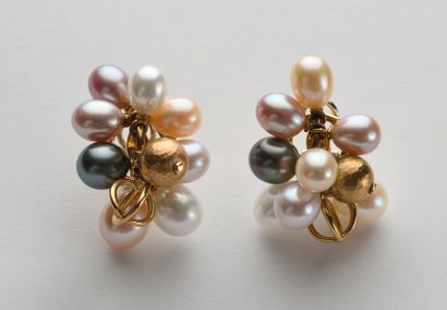 null Paire de clips d'oreilles (pour oreilles percées) en or jaune 18K 750‰, parés...