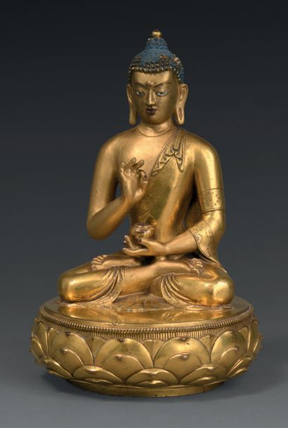 null Statuette de Bouddha Shakyamuni en bronze doré, représenté assis en vajrasana...