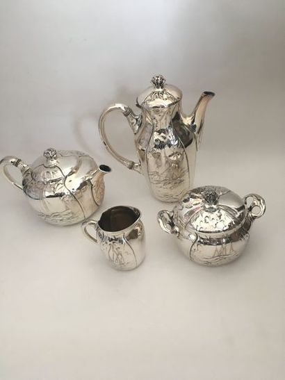 null Service à thé modèle Art Nouveau quatre pièces en métal argenté

Travail de...