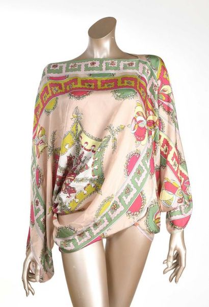 null Emilio PUCCI : blouse en soie rose poudre à motifs d’arabesques rose et vert....