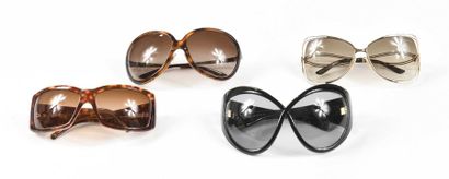 null VERSAGE - 2 paires de lunettes de soleil - ROBERTO CAVALI - Tom FORD - 2 paires...