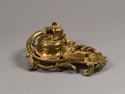 null Encrier en bronze doré XIXème siècle