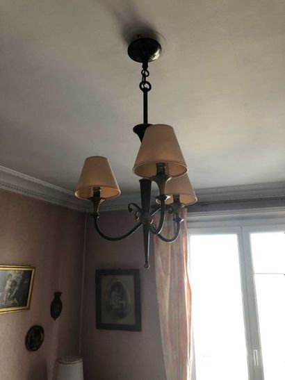 null Un lustre à trois bras de de lumière