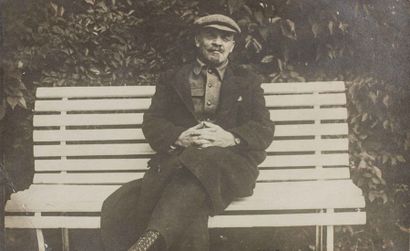 null Vladimir Lenine a Gorki. 1922

Photographic print as postcard. Unknown photographer,...