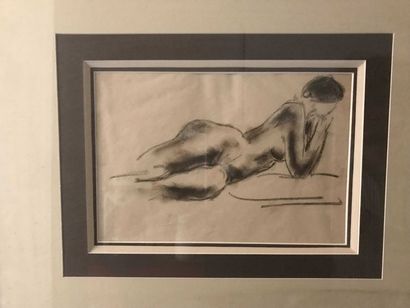 null Léon Ernest DRIVIER Etude d’une femme nue allongée Fusain sur papier 16,5 x...