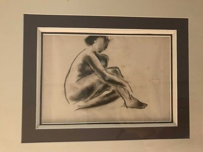 null Léon Ernest DRIVIER Etude d’une femme nue assise Fusain sur papier 16,8 x 17...