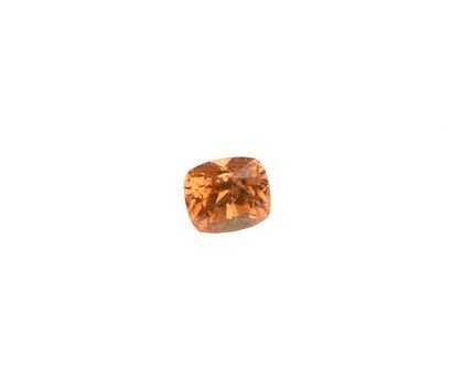 null Grenat spessartite naturel orange. Poids : 1,11 ct Avec certificat.