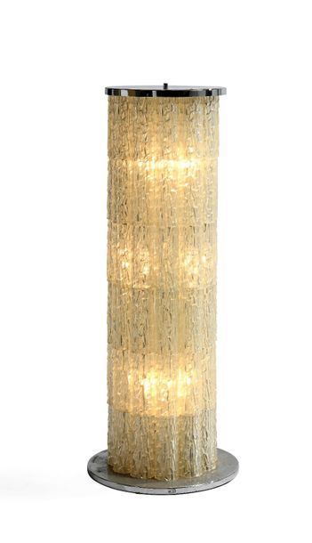 null 262 Grande lampe de forme cylindrique en métal chromé et Plexiglas givré. Circa...
