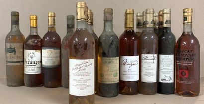 null 18 bouteilles VINS DOUX et LIQUOREUX DIVERS A VENDRE EN L'ÉTAT.
SAUTERNES JURANCON...