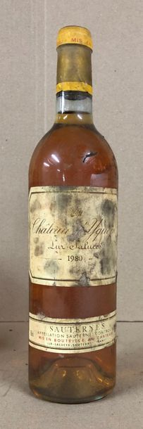 null 1 bouteille CHÂTEAU D'YQUEM - 1er Gc supérieur
Sauternes 1980.
Étiquette tachée,...