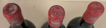 null 3 bouteilles CHÂTEAU MOUTON ROTHSCHILD
- 1er Gcc Pauillac 1955.
Étiquettes tachées,...