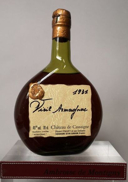 null 1 flacon 70cl VIEIL ARMAGNAC CHÂTEAU DE CASSAIGNE - H. FAGET 1931.
Cire légèrement...