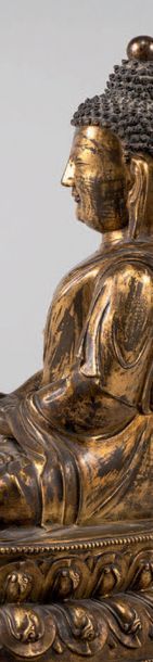  Très rare sculpture de Bouddha Amitabha en bronze doré. Chine, Dynastie Ming, époque...
