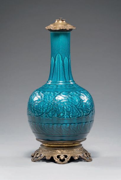 Théodore DECK (1823-1891) 
Baluster lamp in the taste of Chinese porcelain in turquoise...