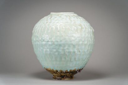 null YOSHIKAWA MASAMICHI
Important vase boule en céramique. 
Signé au revers.
H :...