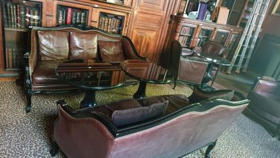 null Pair of brown leather club sofas, blackened wood.
Louis XV style.
H : 87 cm...