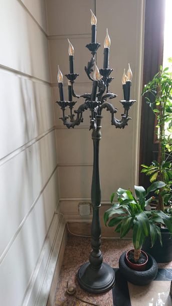 null Pair of grey patinated wooden lamp posts with ten leafy light arms.
Rococo style.
H:...