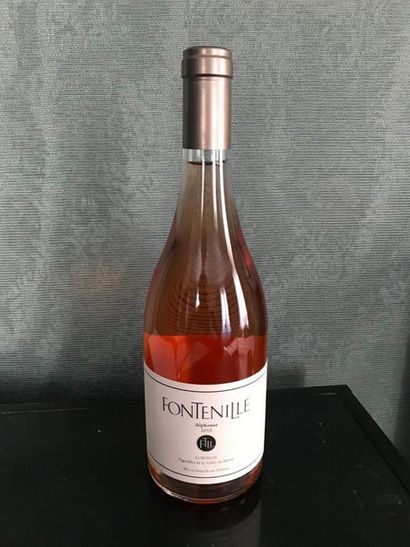 null LUBERON Fontenille Alphonse, 2018. Environ 35 bouteilles de vin rosé.