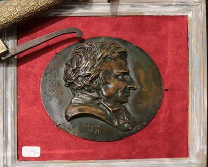 d'après DAVID d'ANGERS «L'Abbé de Lamenais»
Plaque en bronze.
Diam. : 15 cm