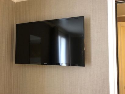 null Lot de 2 télévisions SAMSUNG 43 x 74.5 cm. (chambres 008 et 102)