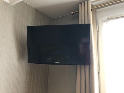 null Lot de 2 télévisions SAMSUNG 35 x 56 cm. (chambres 503 et 602)