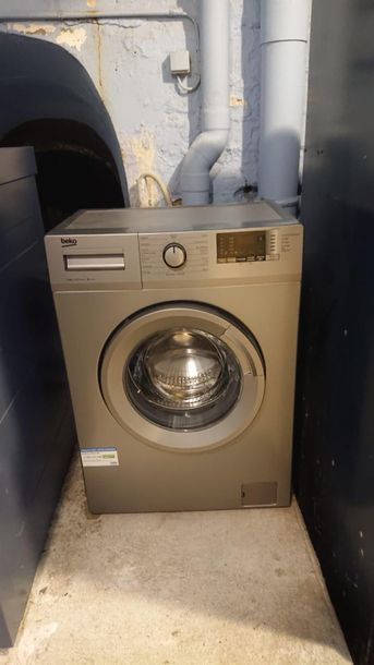 null Washing machine BEKO 6 kg H.84 cm; W. 60 cm; D. 39 cm.