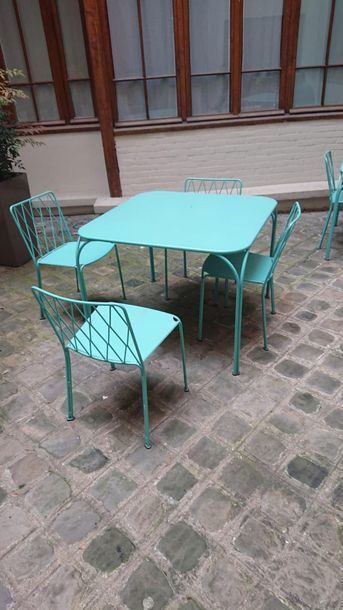 null Green lacquered metal garden furniture including a table and FOUR chairs.
Table:...