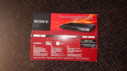 null 2 SONY DVP-SR760H DVD players
