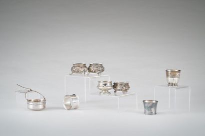 null Silver lot (950/1000e) including : - An egg cup of modernist shape (goldsmith:...