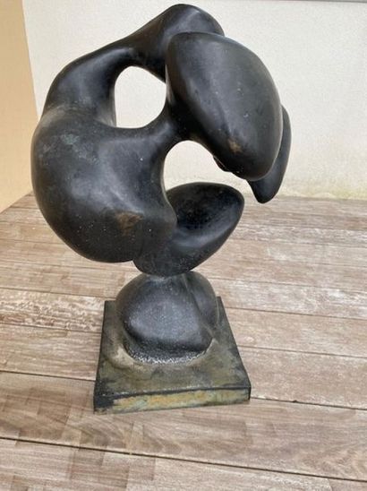 Joël ROUX (né en 1948) Composition abstraite
Sculpture en bronze.
H : 70 cm L : 35...