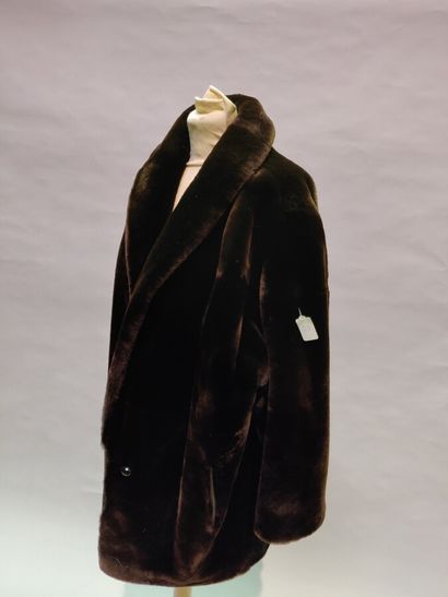 null *Anonymous 

7/8 in Brown Lustrous Sheepskin, shawl collar, single button placket,...
