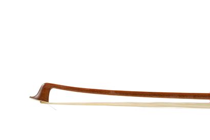 null 
 Viola bow, in pernambouc wood, sold and signed by Victor Fétique around 1920...