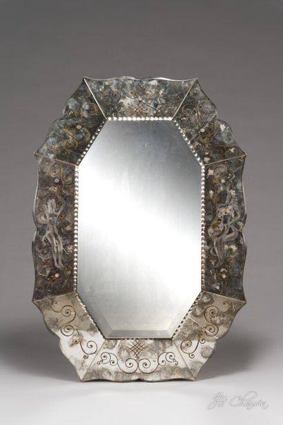 null Miroir octogonal en verre églomisé, style années 40. 

88 x 60 cm

(accidents,...