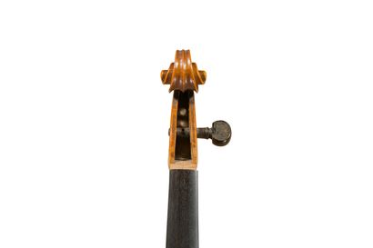 null 
Très rare et très intéressant violon fait par Nicolas Morlot portant à l'intérieur...