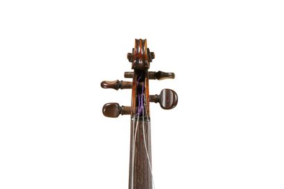 null 
German violin from the 1900s-1920s, non-threaded back and top, very good condition...