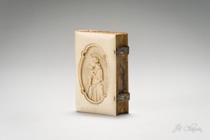 null 
Missel (nuevas oras sagradas) Paris, 1862, reliure en ivoire à décor sculpté...