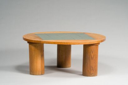 null Table basse tripode en bois naturel, le plateau composé de carreaux de céramique....