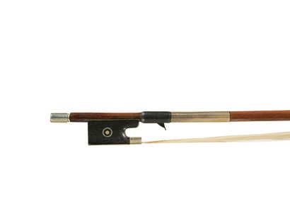 null 
 Viola bow, in pernambouc wood, sold and signed by Victor Fétique around 1920...