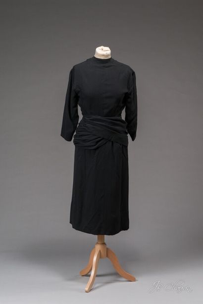null 
Marie-Louise BRUYERE, Haute couture, circa 1938-40, 22 place Vendôme, Paris

Black...