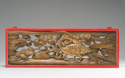 null CHINE

Panneau rectangulaire en bois sculpté et doré à décor ajouré d'un oiseau...
