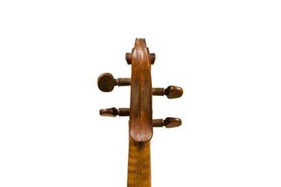 null 
Très joli violon de taille ½ fait à Mirecourt dans la maison française Pillement...