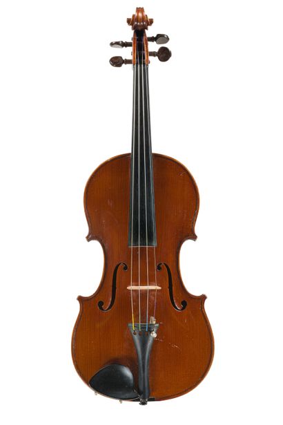  Violin bearing the label of Léon Mougenot...