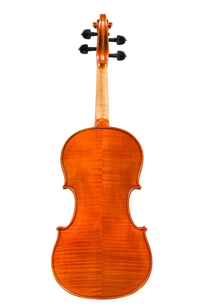 null 47. Pretty violin made by Luigi Mozzani in Cento in 1921, of which it bears...