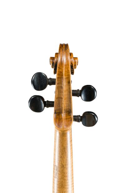 null 43. Joli violon allemand début 20ème portant une étiquette apocryphe de Jannuarius...