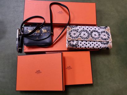 null Lot of HERMES boxes as is, two pens and two pouches.