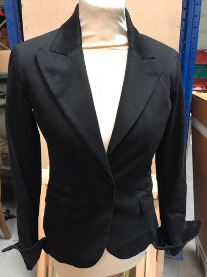 null Set of four women's tailor's jackets:

Karen MILLEN satin beige color

Black...