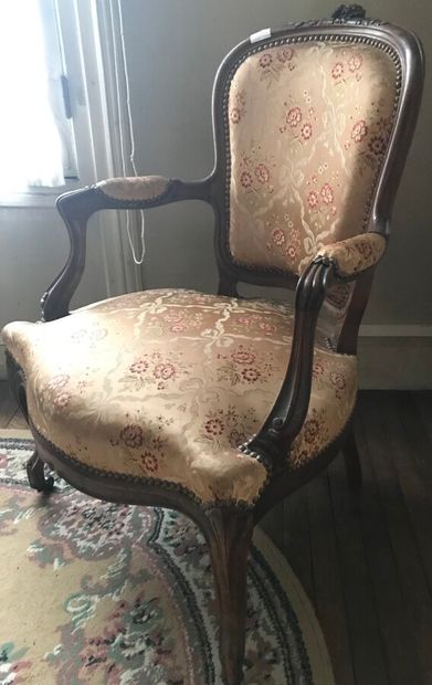 null Convertible armchair Louis XV style. 

H.: 90 cm ; W.: 62 cm ; D.: 62 cm.